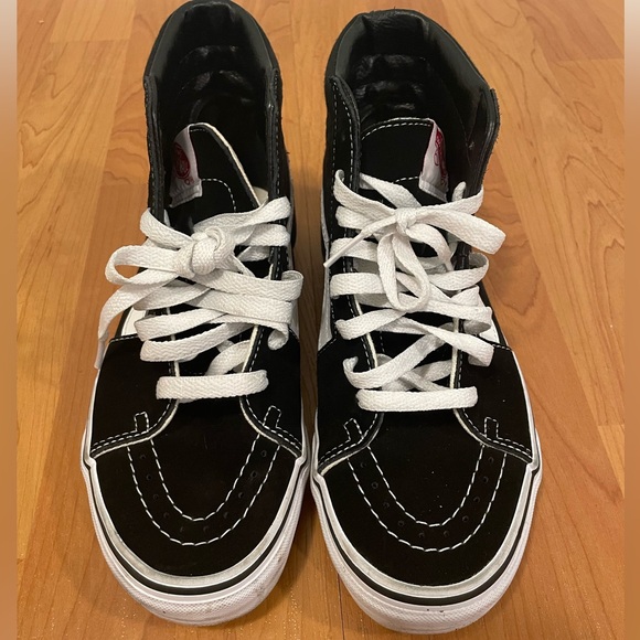 Barely worn Vans Old School Shoes - Picture 1 of 4
